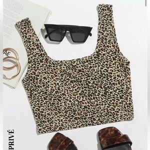 Square neck leopard Crop Top